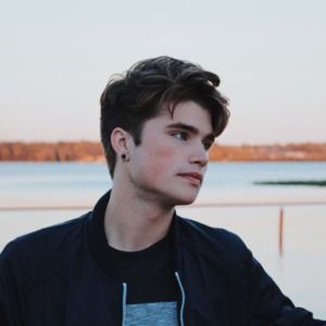 Meet your Posher, Gregory